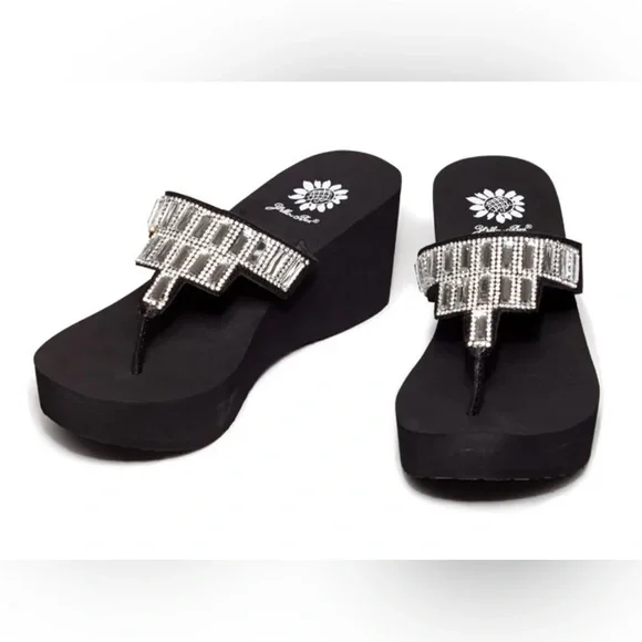 Yellow Box Alexandria Rhinestone Flip Flops Size 10 - Picture 1 of 12